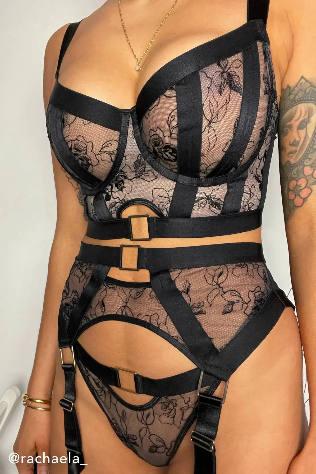 India Embroidery Suspender In Black & Cosmetic  - Pour Moi