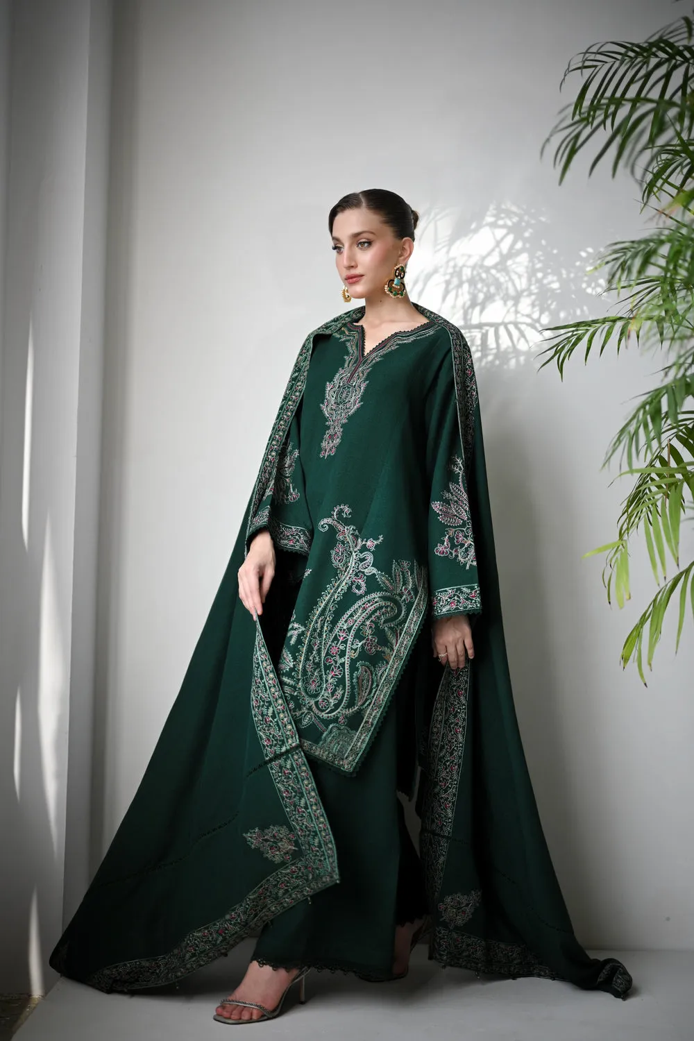 Luxury Karandi Vol II - DEEP EMERALD LUXURY EMBROIDERED KARANDI SET (NEL-24637)