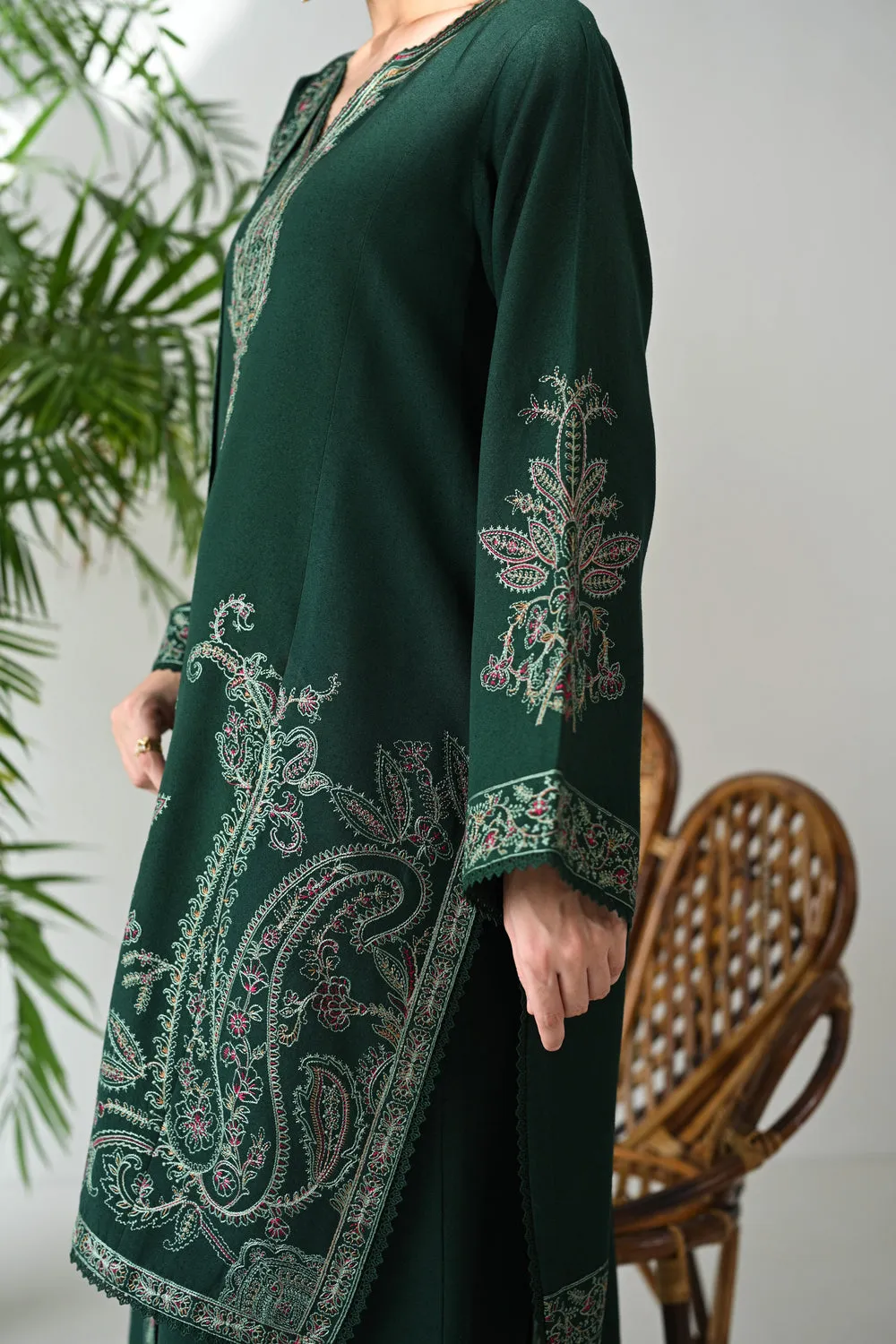 Luxury Karandi Vol II - DEEP EMERALD LUXURY EMBROIDERED KARANDI SET (NEL-24637)