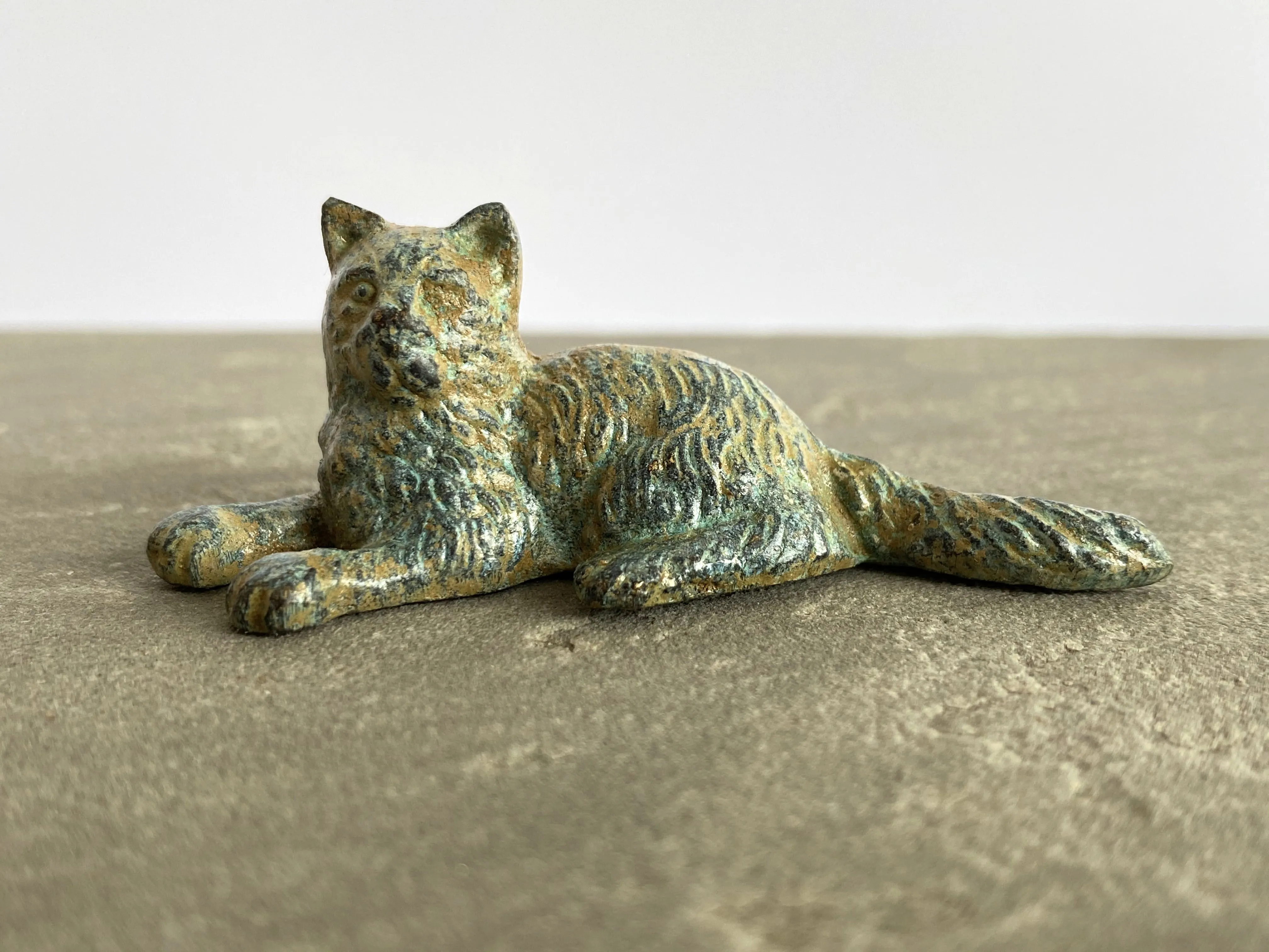 Lying Kitten Statue (Bronze)