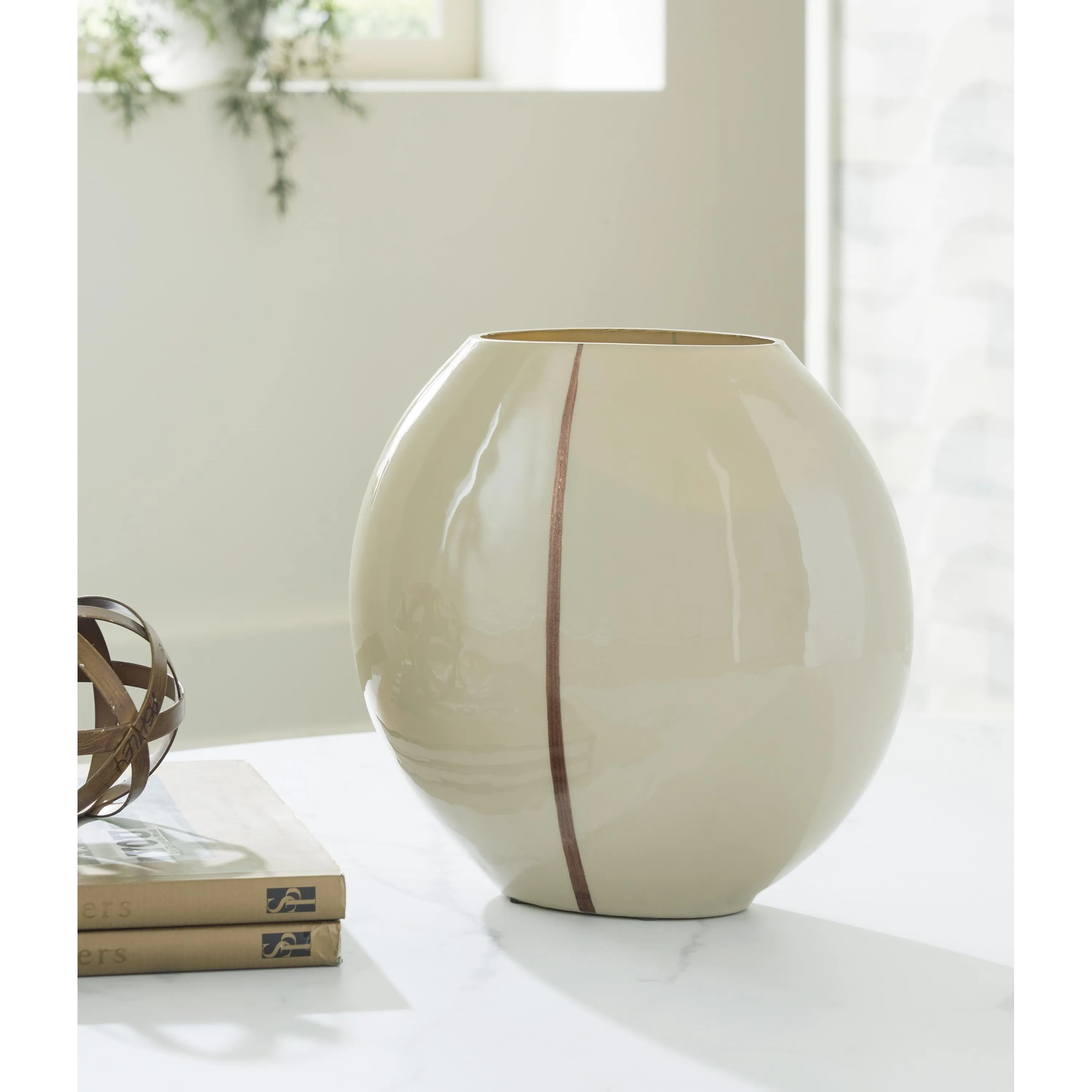 Signature Design by Ashley Sheabourne A2000701 Vase