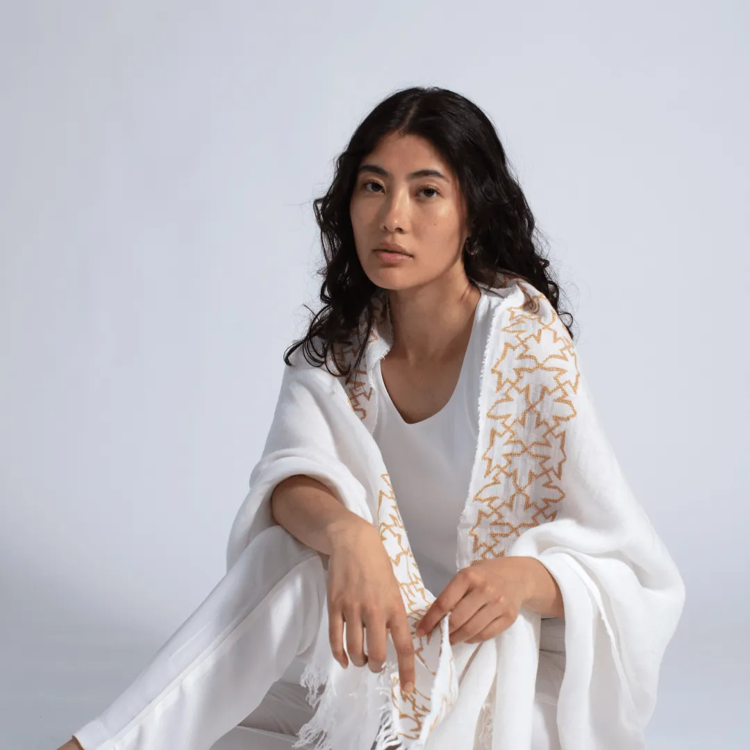 WHITE LINEN SHAWL GOLD SULTAN HAN